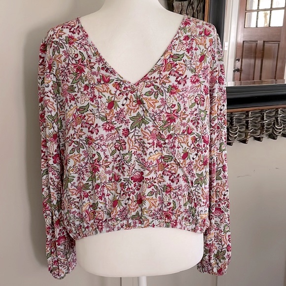 Loft Jungle Wrap V-Back Multicolor Floral Elasticized Hem Top EUC Size Medium - Picture 7 of 14